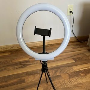 Ring light and microphone